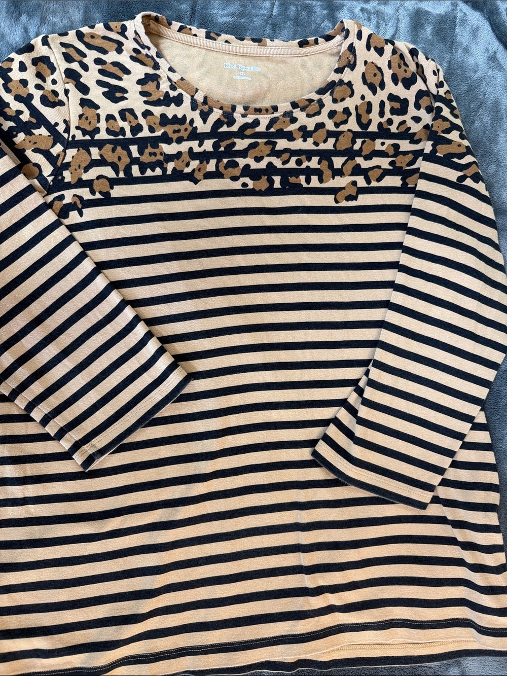 Cute & cozy Kim Rogers Tan & Black Leopard-Trim Knit Top really Soft & Pretty 🤩